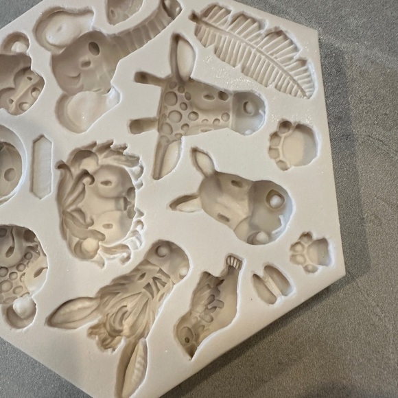 Safari Animal Baking Fondant Silicone Mold Lion Elephant Monkey Giraffe - Picture 2 of 3